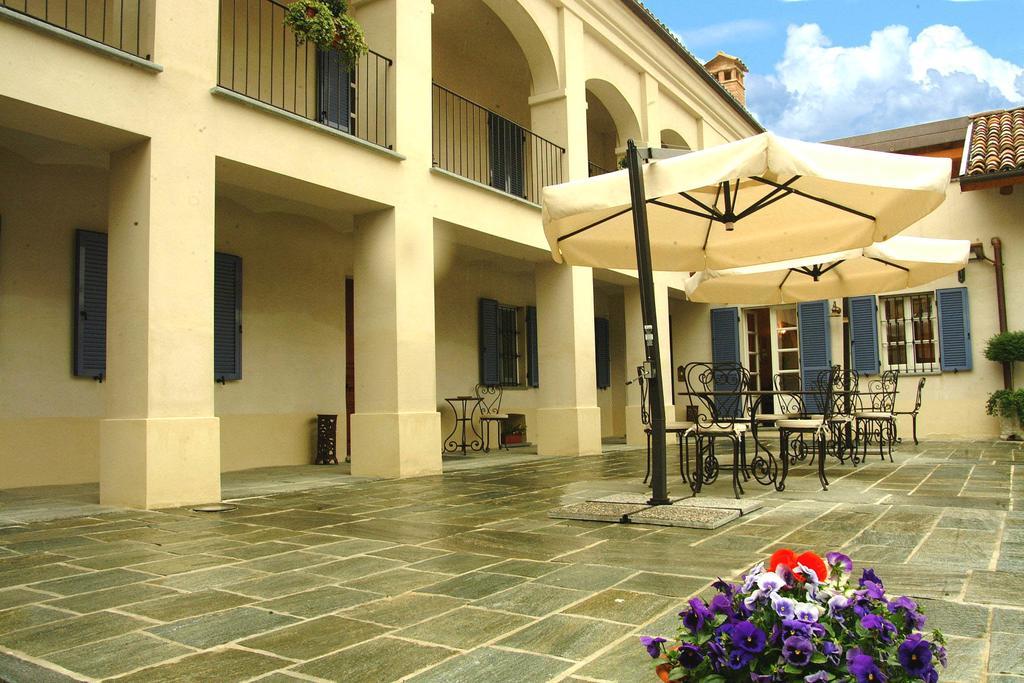 Marcarini Agriturismo Neviglie ภายนอก รูปภาพ