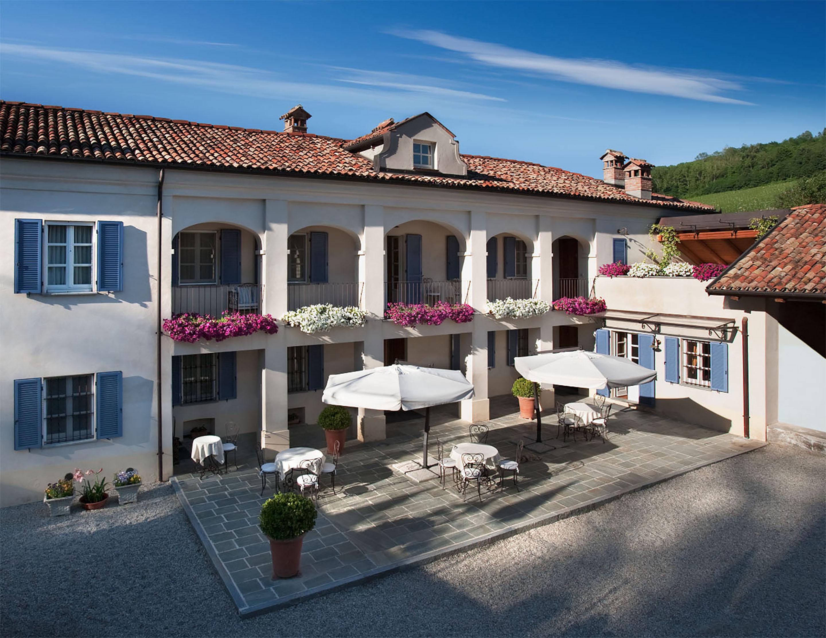 Marcarini Agriturismo Neviglie ภายนอก รูปภาพ