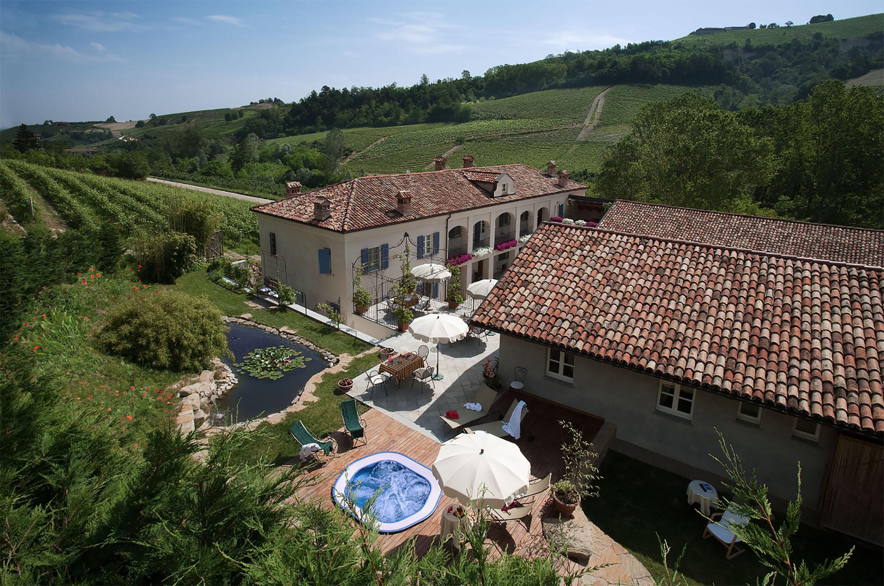 Marcarini Agriturismo Neviglie ภายนอก รูปภาพ