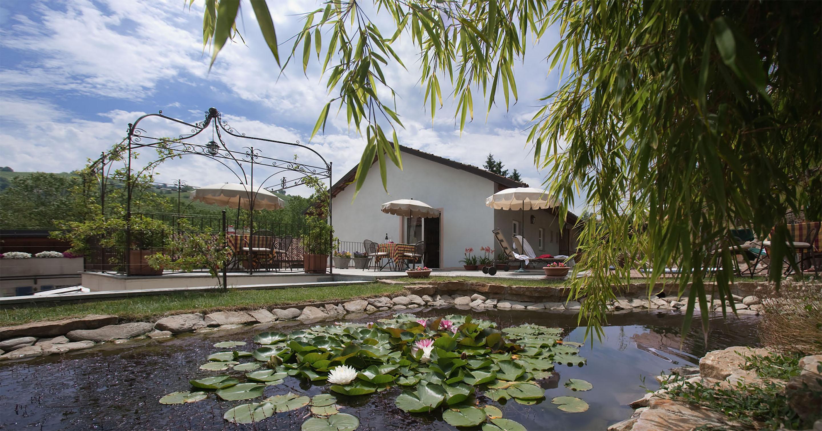Marcarini Agriturismo Neviglie ภายนอก รูปภาพ