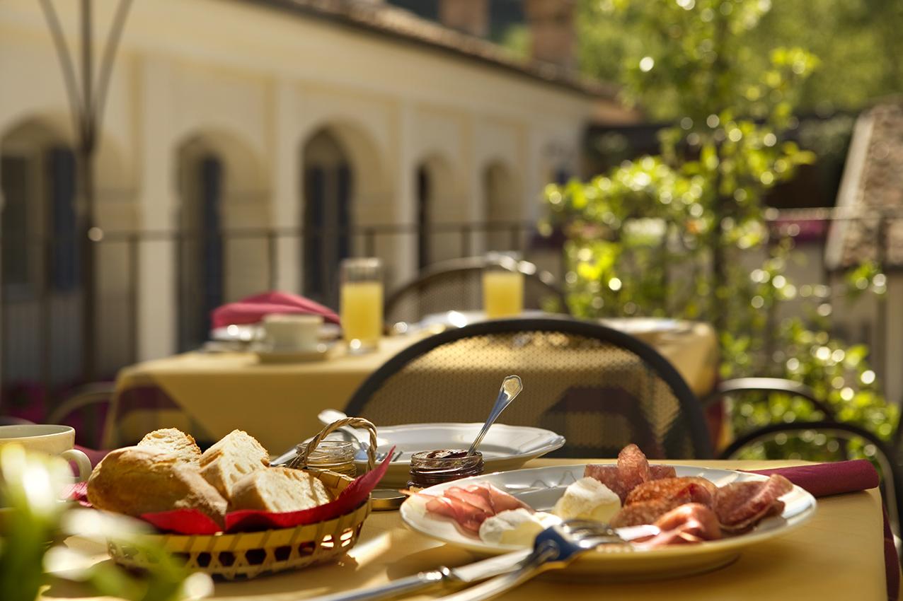 Marcarini Agriturismo Neviglie ภายนอก รูปภาพ