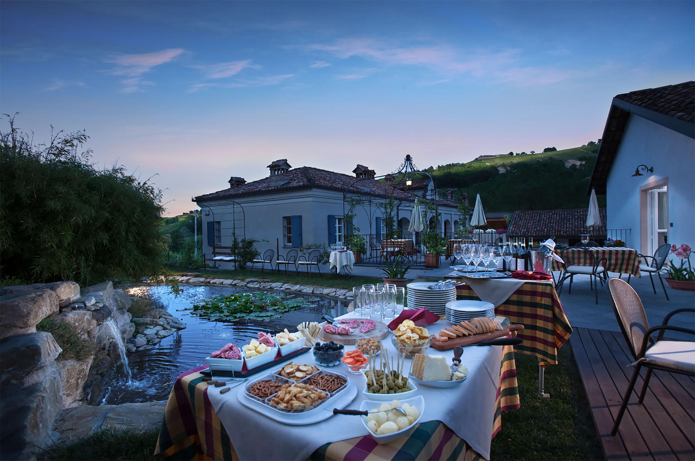Marcarini Agriturismo Neviglie ภายนอก รูปภาพ
