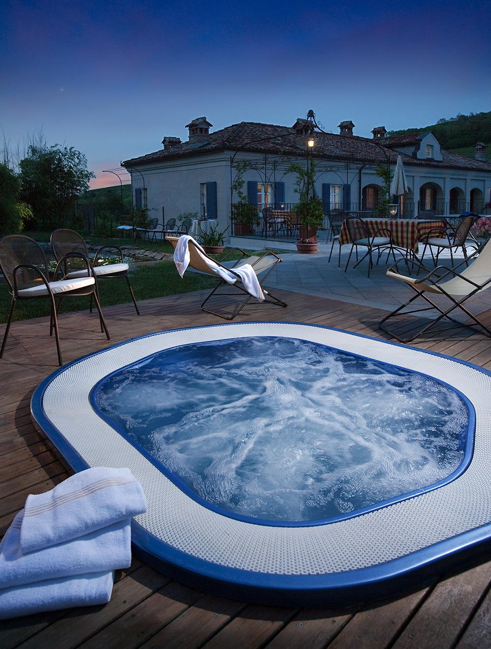 Marcarini Agriturismo Neviglie ภายนอก รูปภาพ
